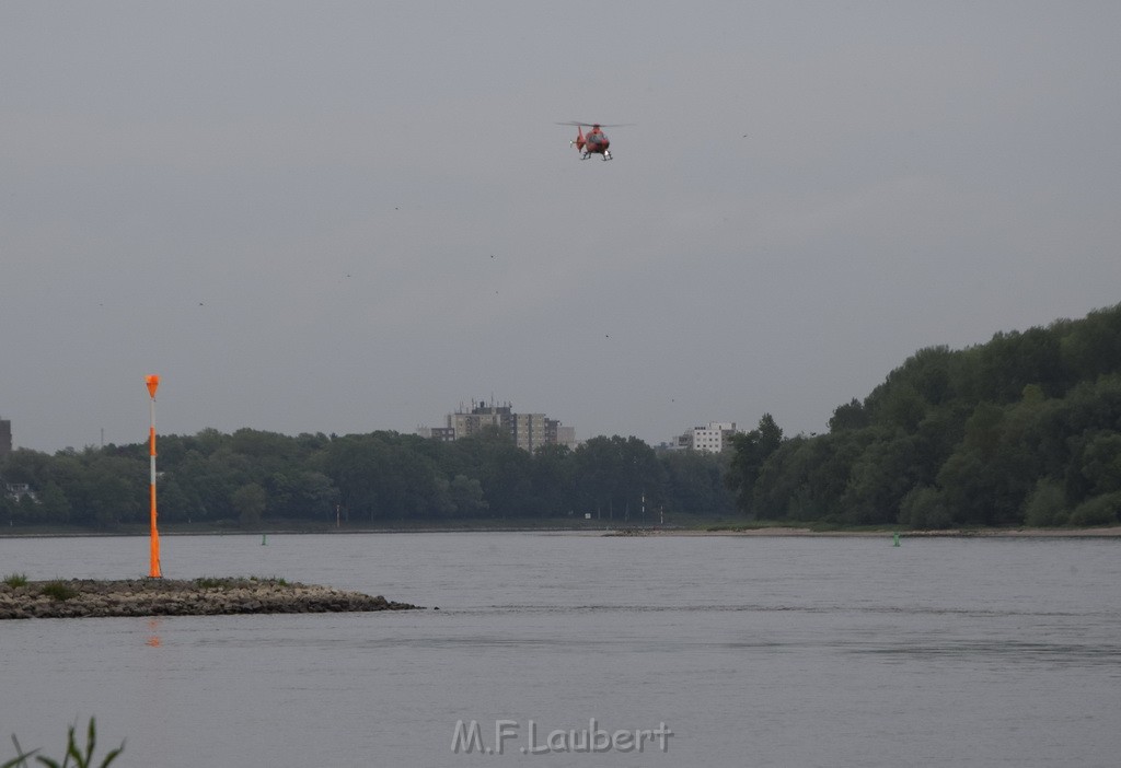 PRhein Koeln Porz Ensen Schwimmer untergegangen P005.JPG - Miklos Laubert